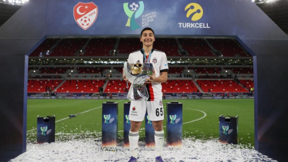 Beşiktaş’ta genç oyuncusu Emirhan İlkhan göz doldurdu