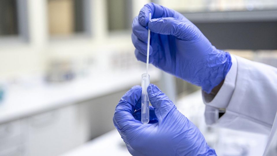 Beşiktaş’ta Önder Karaveli ve 3 futbolcu koronavirüse yakalandı