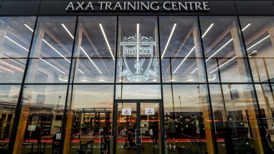 Liverpool koronavirüs nedeniyle tesislerini kapattı